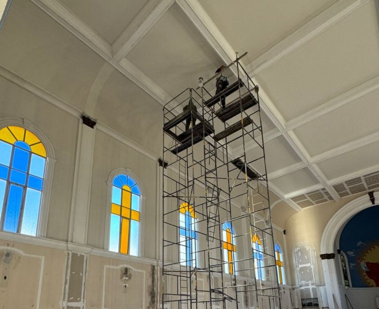 Obras de revitalização da Igreja Matriz Senhor Bom Jesus avançam em Herval d’Oeste