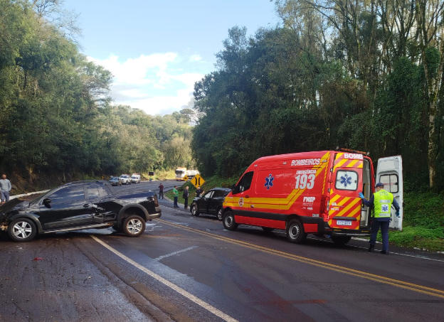 Acidente com quatro veículos deixa feridos na “Curva da Morte” da BR-282