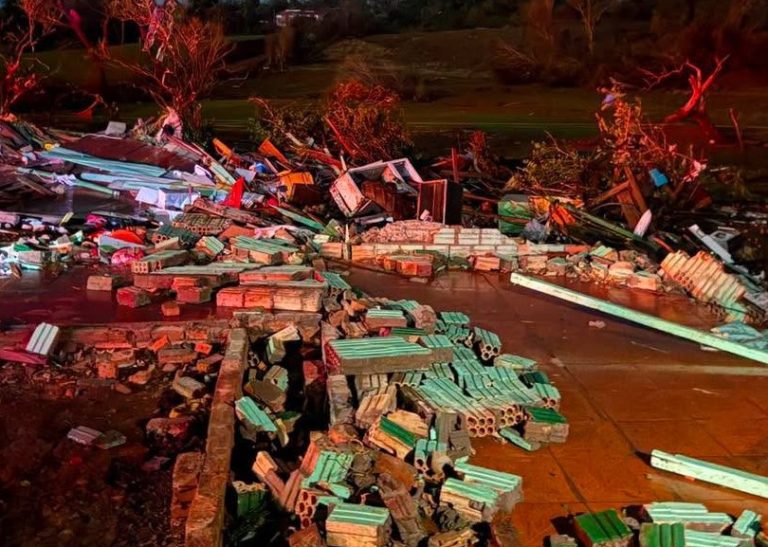 Veja fotos dos estragos causados por tornado no RS; fenômeno deixou feridos e destruição no interior gaúcho