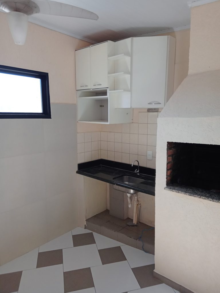 ALUGA mini-casa com UM QUARTO perto do HUST