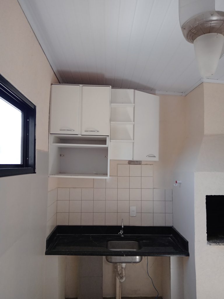 ALUGA casa com UM QUARTO perto do HUST