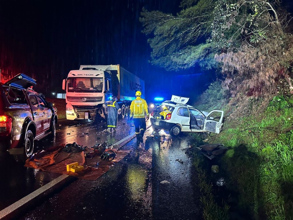Tragédiana BR-470 em Brunópolis deixa três mortos e três feridos