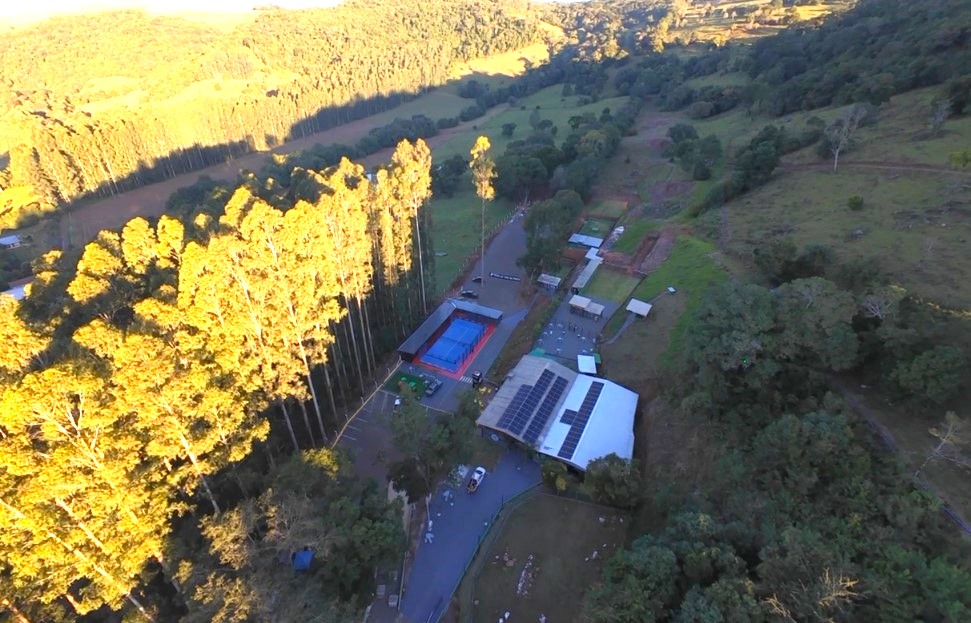 Vista aérea do quadra de padel do Pallagi Defense club em Herval d´oeste