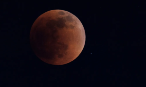 Eclipse lunar parcial poderá ser visto a olho nu em todo o Brasil nesta madrugada