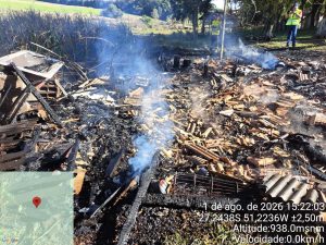 Incêndio destrói residência no interior de Campos Novos