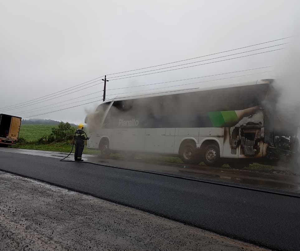 Incêndio atinge ônibus entre Jaborá e Catanduvas