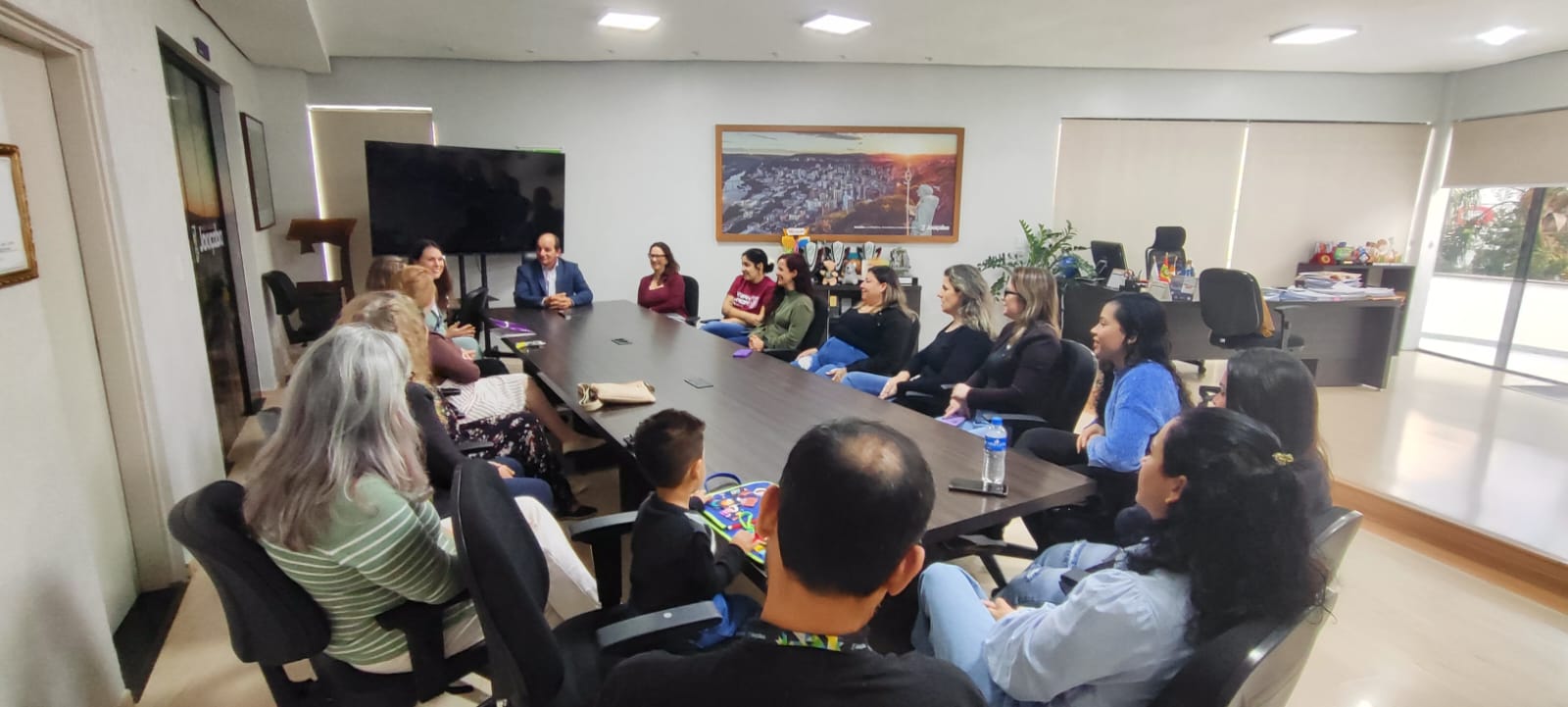 Equipe do Abrigo Municipal Frei Bruno participa de capacitação para qualificar atendimento a crianças e adolescentes