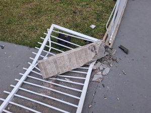 Homem é preso por embriaguez ao volante após bater contra imóveis em Treze Tílias