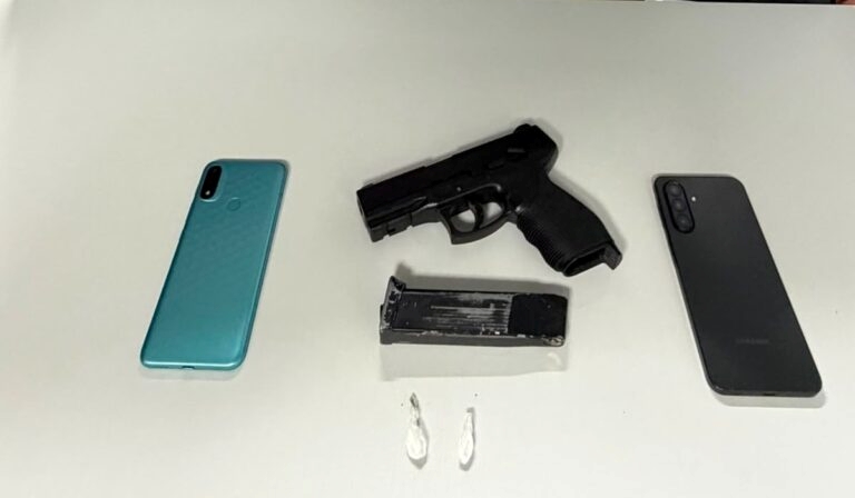 Adolescente é apreendido e homem é preso após tentativa de roubo com simulacro no Oeste de SC