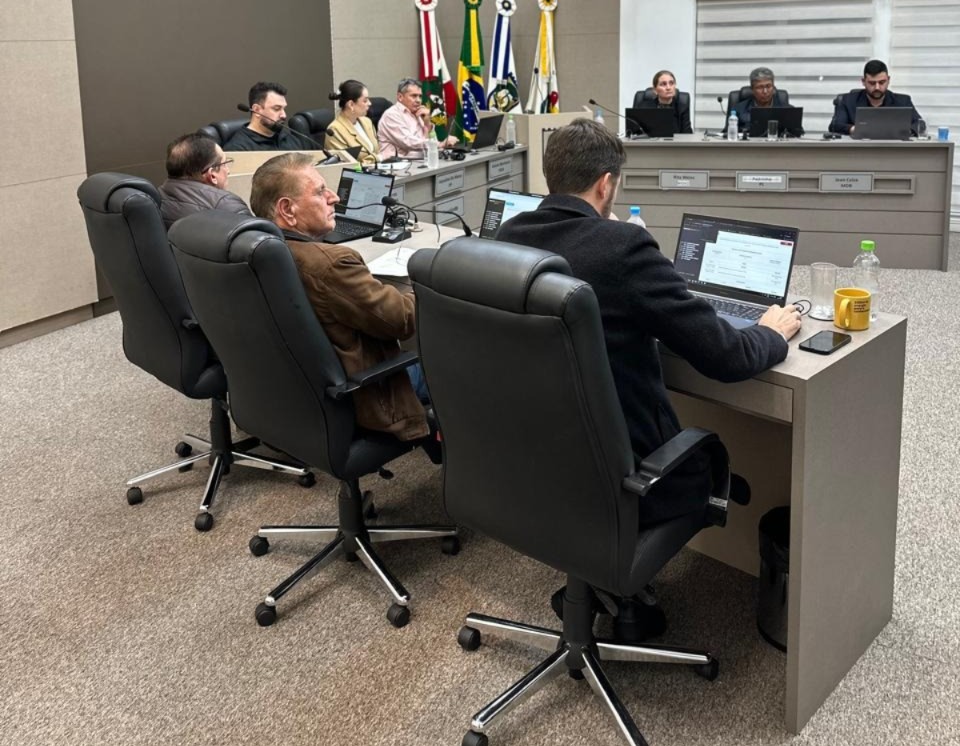 Vereadores mantêm veto a projeto sobre ciclomotores e bicicletas elétricas em Joaçaba