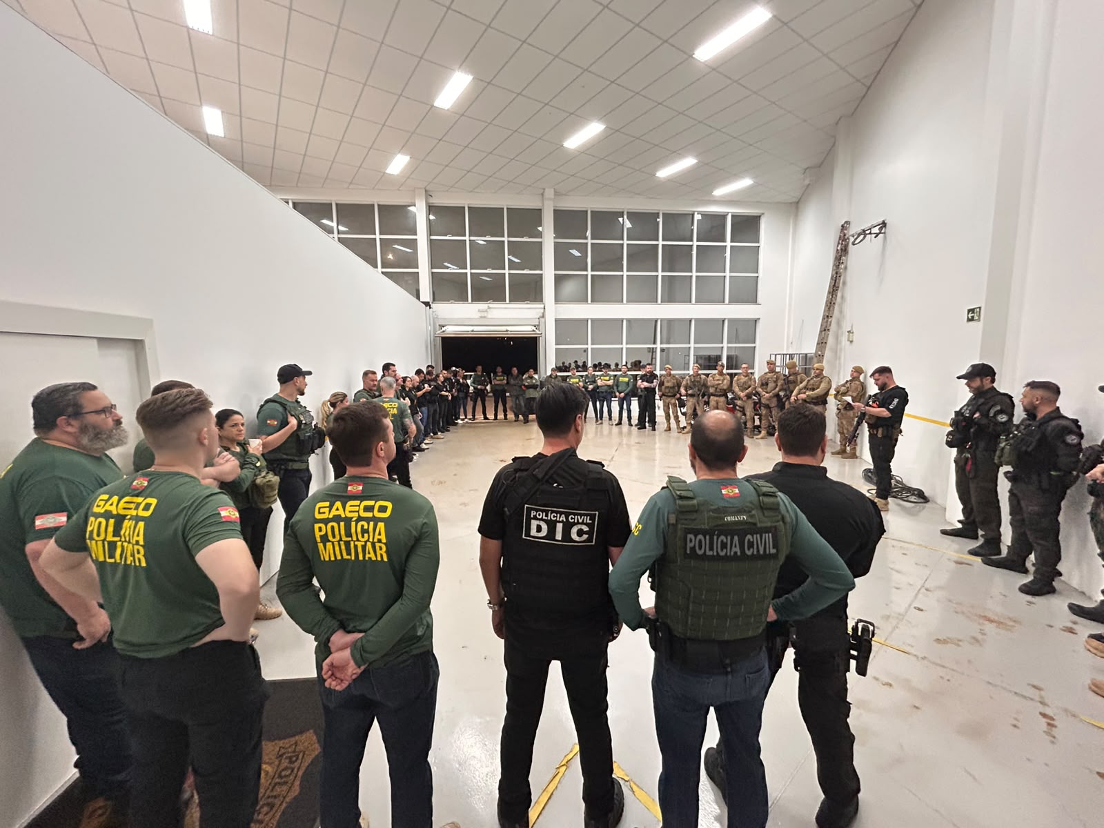 Operação cumpre 39 ordens judiciais contra organização criminosa no Oeste