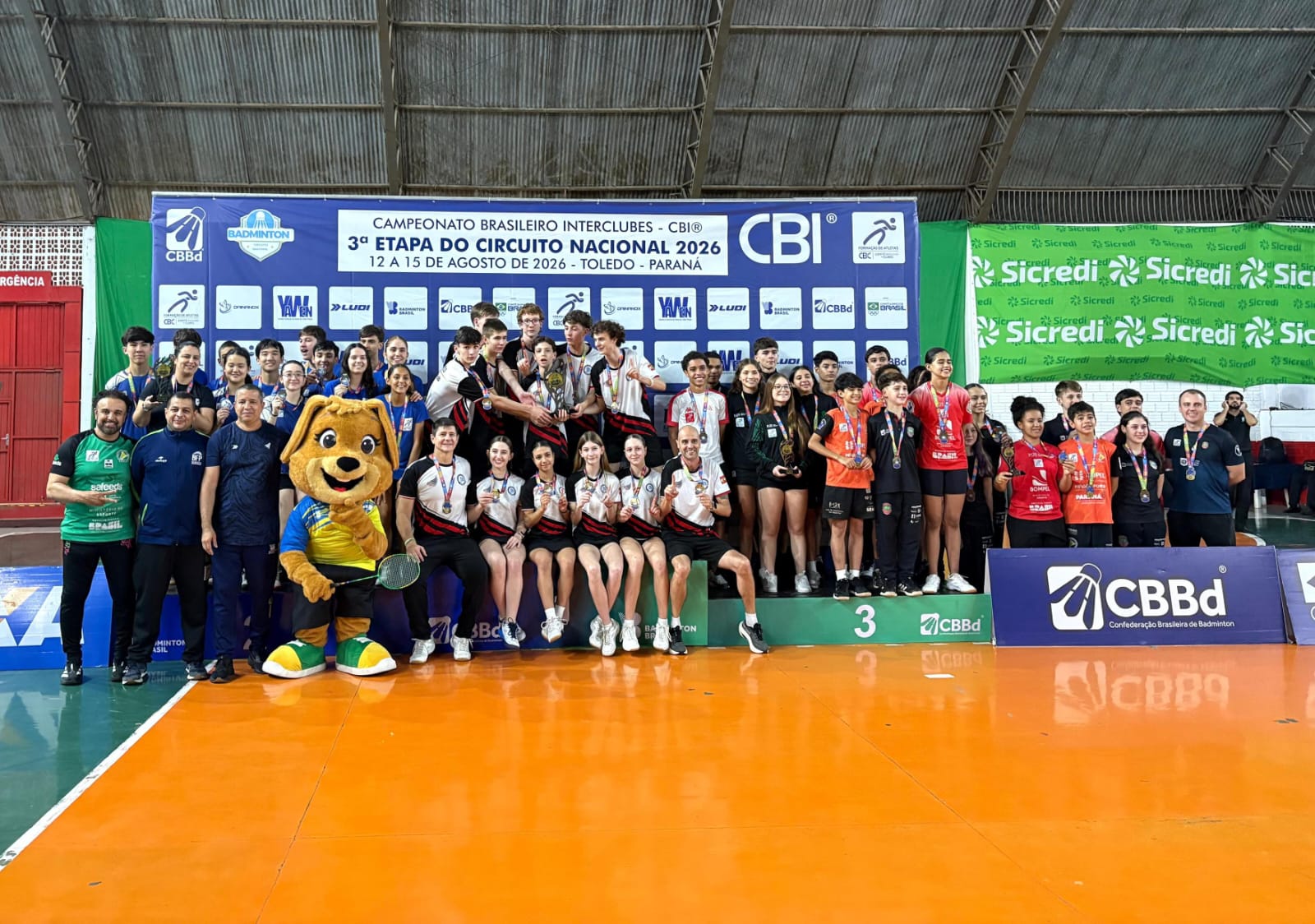 Badminton do Meio-Oeste conquista título nacional Sub-17 por equipes