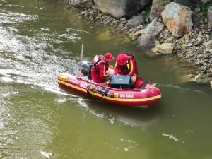 Bombeiros retomam pelo quarto dia buscas por menino e homem desaparecidos no Rio Cubatão