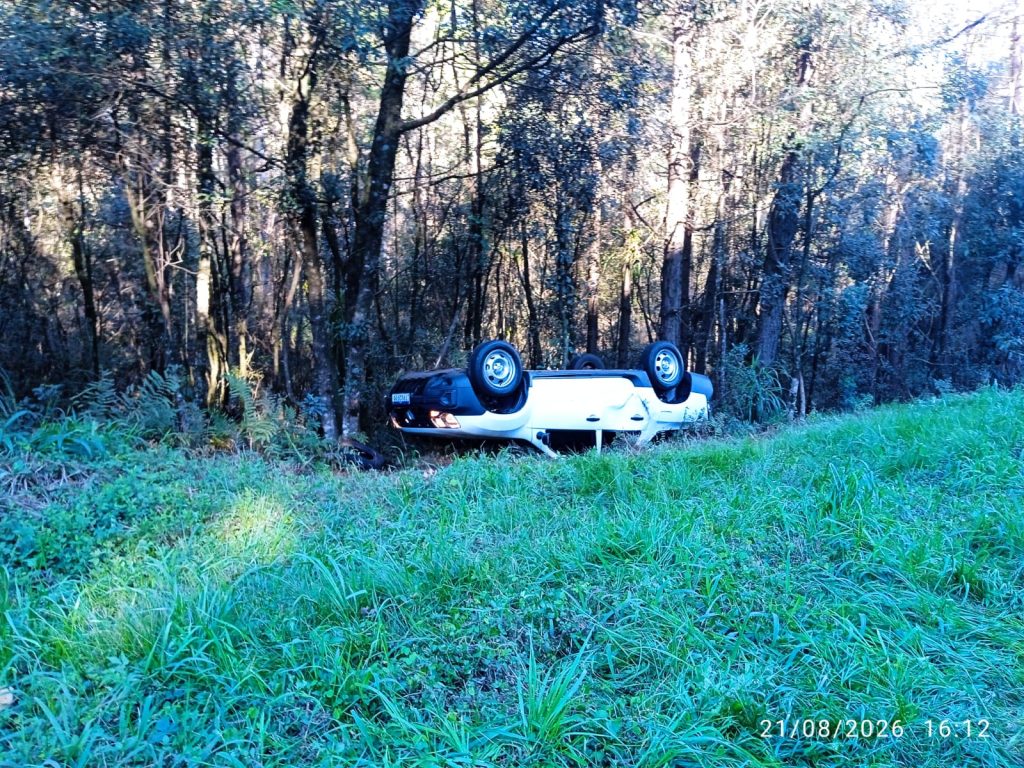 Homem fica ferido após colisão entre carro e carreta na BR-282, em Catanduvas