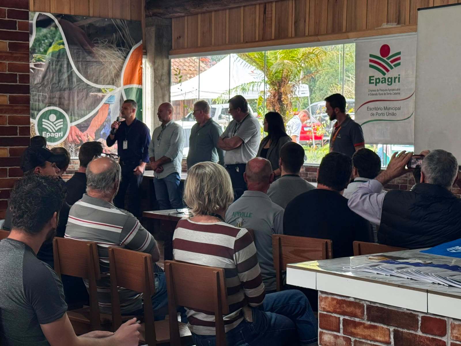 Encontro promove ações voltadas fortalecimento da apicultura na região