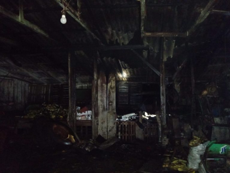 Incêndio atinge edificação agropastoril durante a madrugada no Oeste de SC