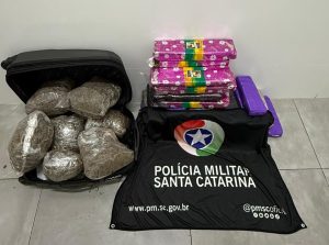 PMRv apreende mais de 30 kg de drogas durante abordagem em Água Doce