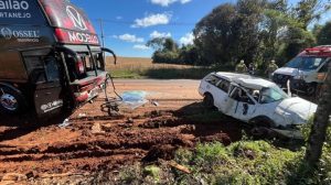 Acidente envolvendo ônibus de banda deixa um morto no RS