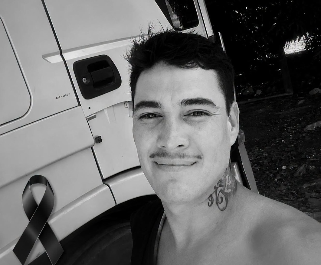 Jovem de Vargem Bonita morre após carreta tombar na BR-153, em Goiás