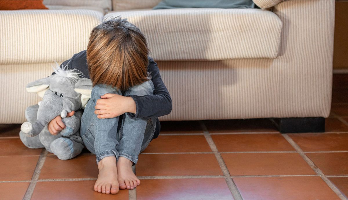 Mãe é presa no Extremo-Oeste de SC após deixar bebê de 1 ano e outras duas crianças sozinhas em casa