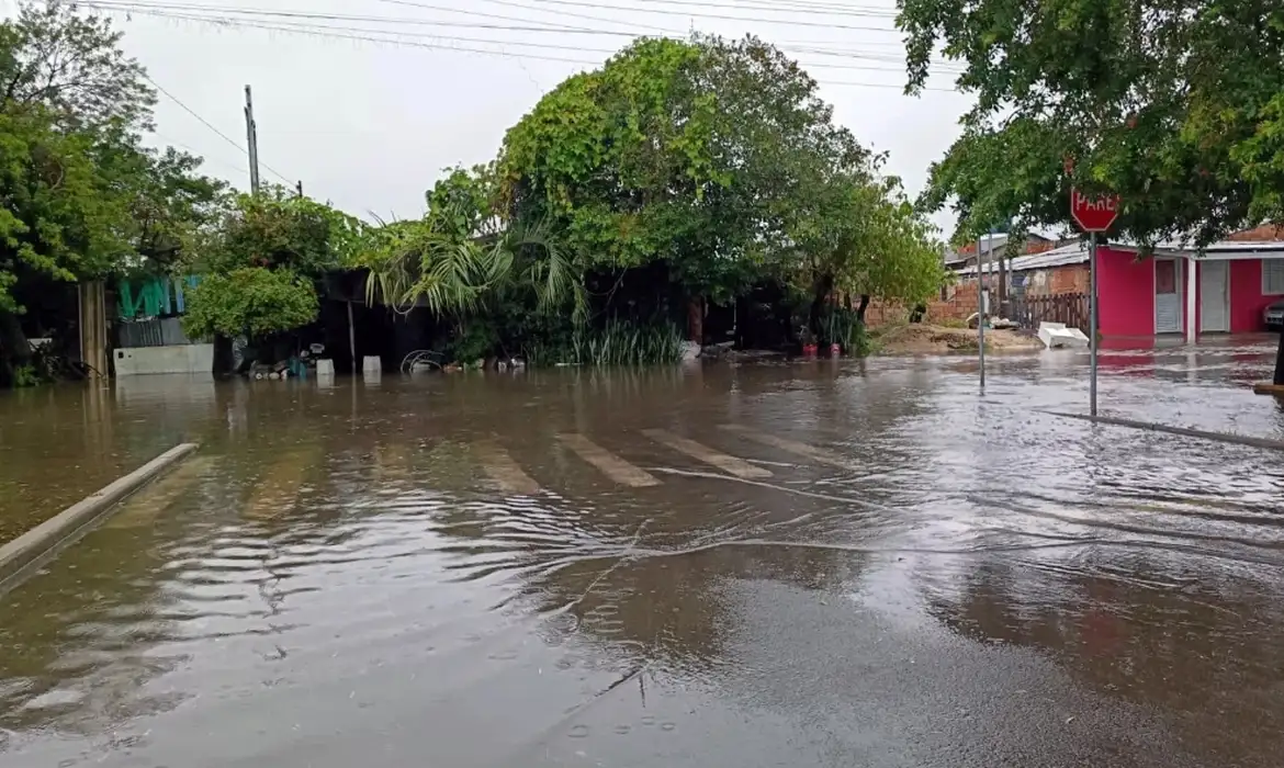 Chuvas e tornados: Defesa Civil reconhece situação de emergência em 19 municípios do RS