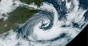 Ciclone bomba deve trazer chuva e temporais nos próximos dias a SC, alerta Inmet