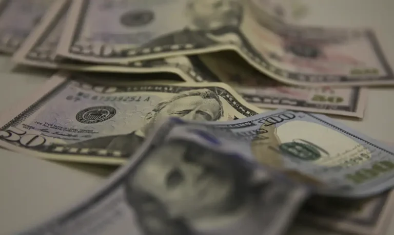Brasil e Estados Unidos retomam negociações comerciais após aplicação de tarifaços