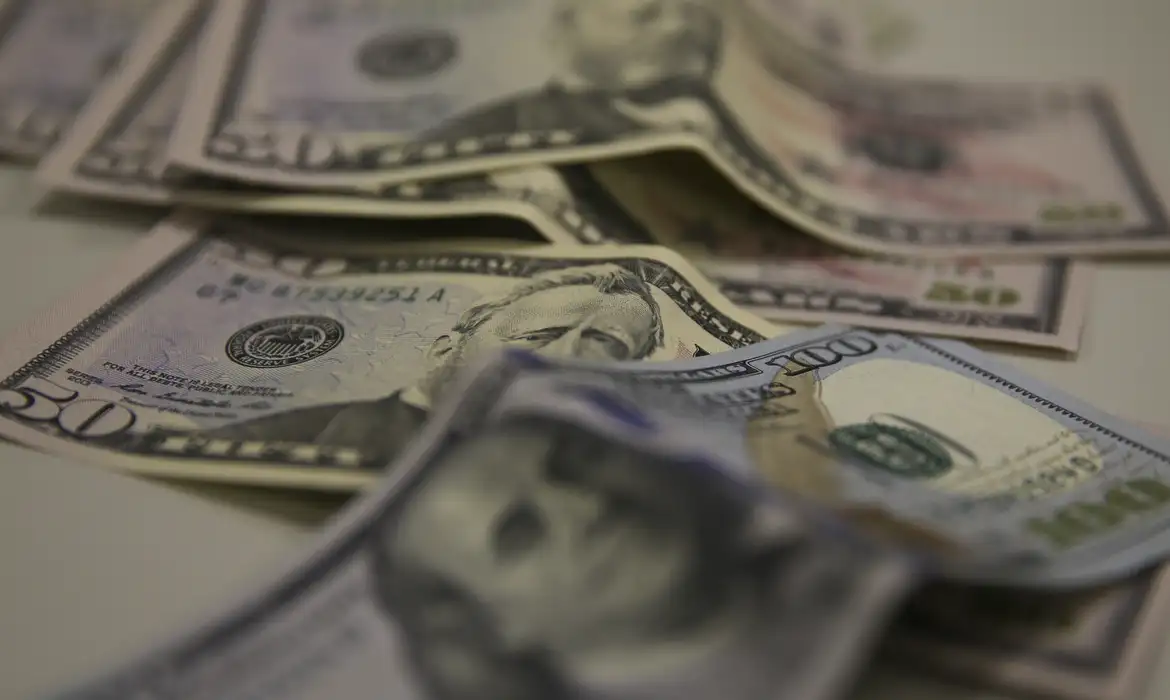 Brasil e Estados Unidos retomam negociações comerciais após aplicação de tarifaços