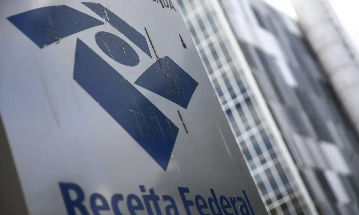 Receita Federal paga nesta segunda-feira o último lote de restituição do Imposto de Renda 2026