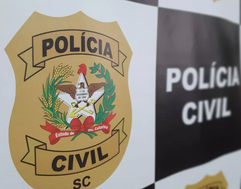 Adolescente pede ajuda por WhatsApp e padrasto é preso no Oeste