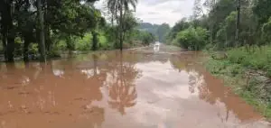 Trânsito liberado: SC-150 é totalmente desimpedida após recuo do Rio do Peixe no município de Ouro