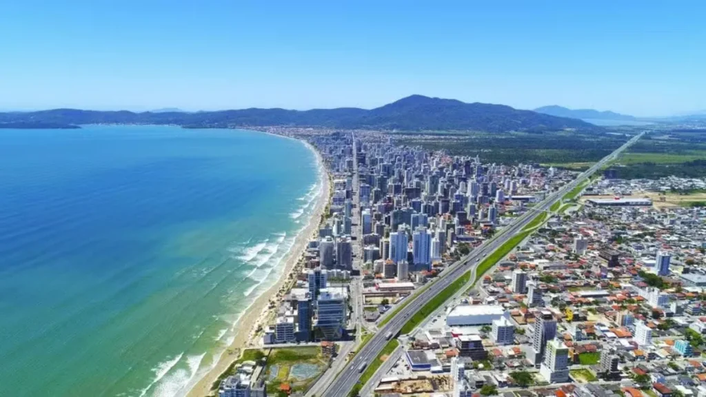 Cidade mais valorizada de Santa Catarina, Itapema abre cadastro para casas populares com parcelas a partir de R$ 80