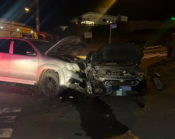 Colisão entre carros deixa gestante, recém-nascido e mais duas pessoas feridas em SC