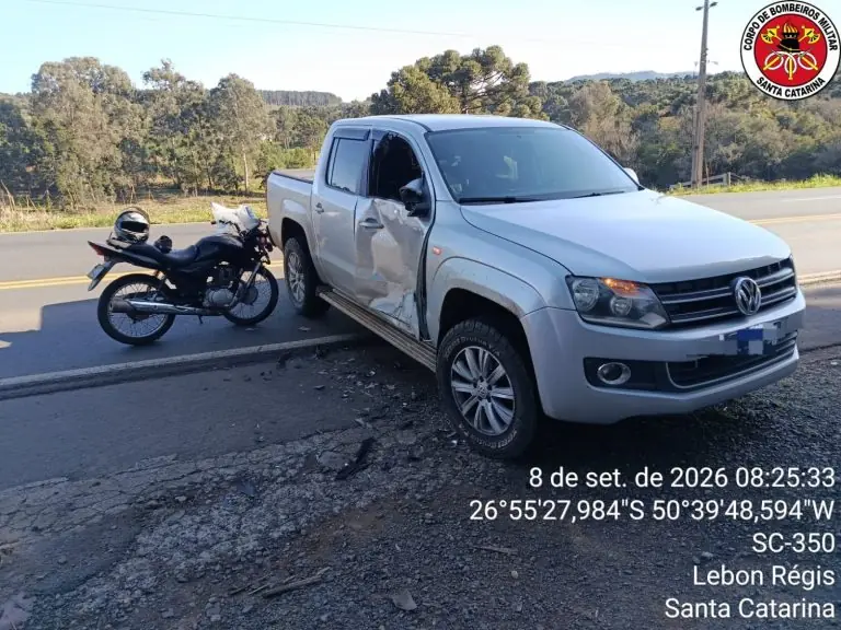 Conversão em faixa dupla provoca colisão entre Amarok e moto na SC-350