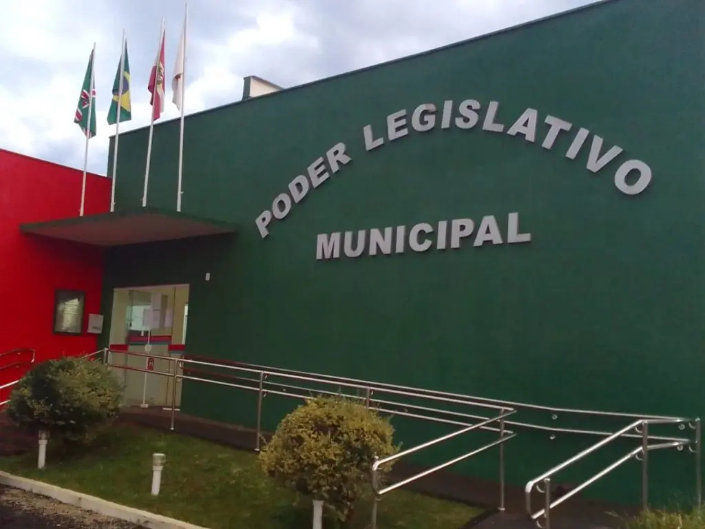 Câmara de Jaborá abre concurso público com salário de R$ 2,2 mil para 20 horas semanais