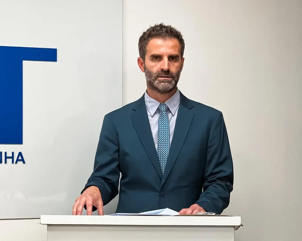 Dr. Daniel Alves Branco Valli discursa na cerimônia de transição da Diretoria Técnica do HUST