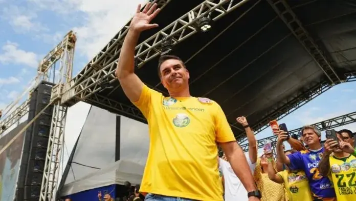 Do Brasil ao exterior: veja a rota de Flávio Bolsonaro após entrada na Argentina