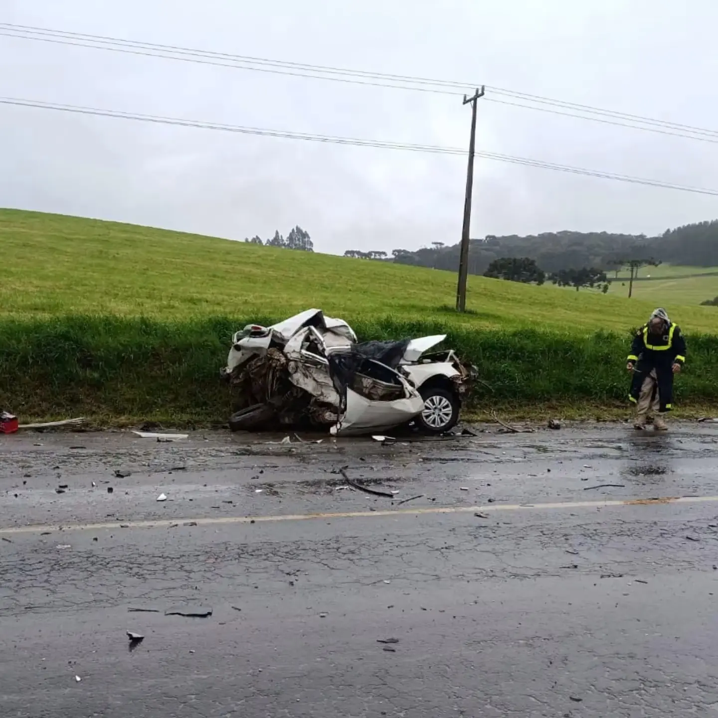 Identificadas as vítimas fatais do grave acidente envolvendo carros e caminhões na BR-470 em Campos Novos
