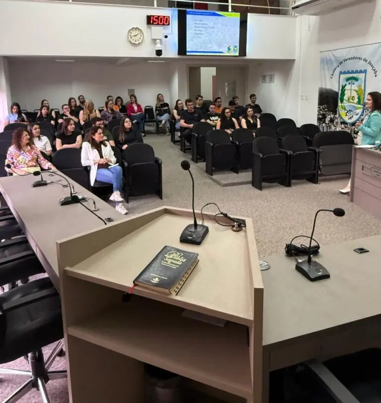 Câmara de Joaçaba recebe estudantes da 8ª fase de Direito da Unoesc