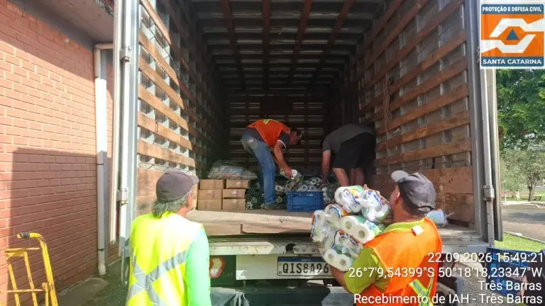 Defesa Civil de Santa Catarina distribui itens de assistência humanitária às famílias atingidas pelas chuvas