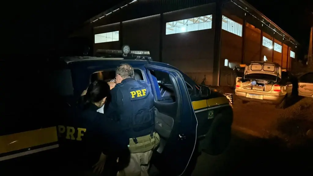 Homem que transportava 210 quilos de maconha tenta fugir, mas acaba preso pela PRF na BR-163