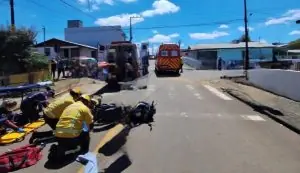 Colisão entre duas motocicletas deixa dois condutores feridos em Campos Novos