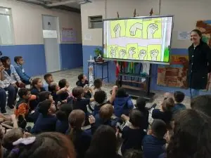 Escola Nossa Senhora de Lourdes promove atividades de Libras e valorização da Comunidade Surda