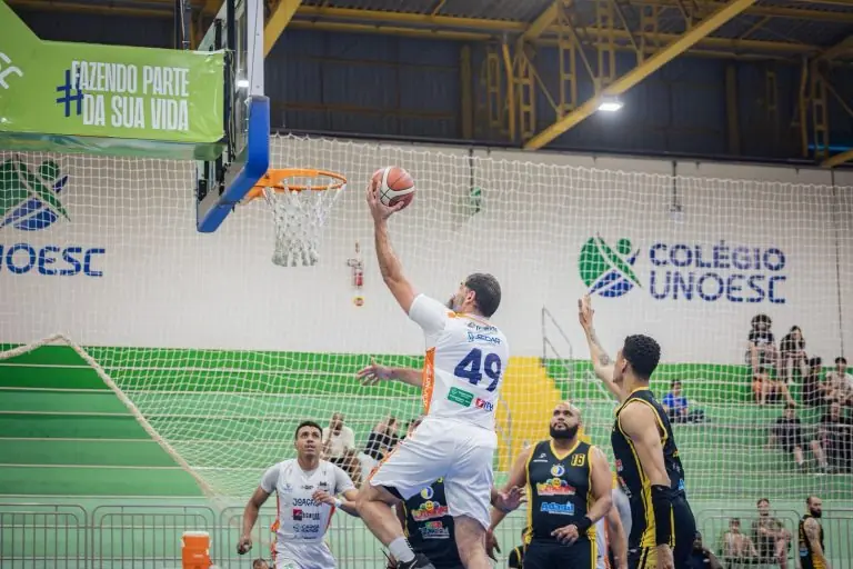 De olho na semi, Basket Joaçaba entra em quadra neste sábado