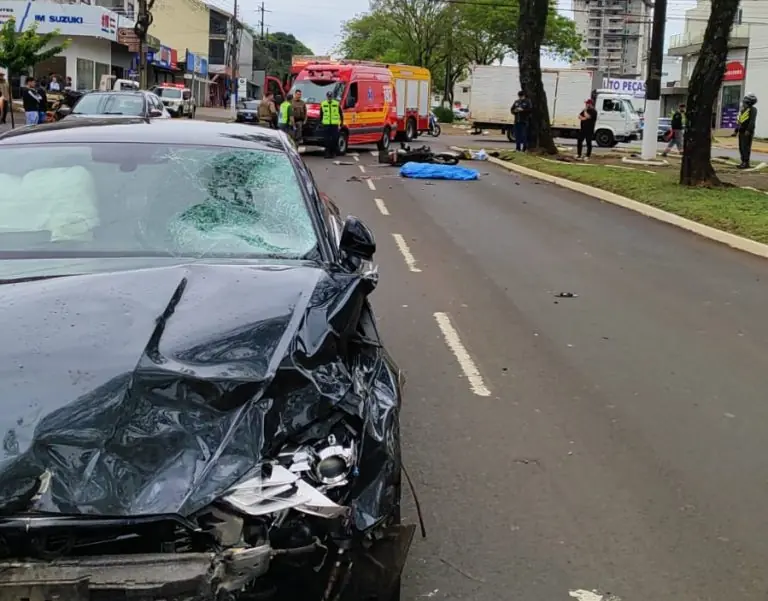 Motociclista de 42 anos morre após grave colisão com carro em Chapecó