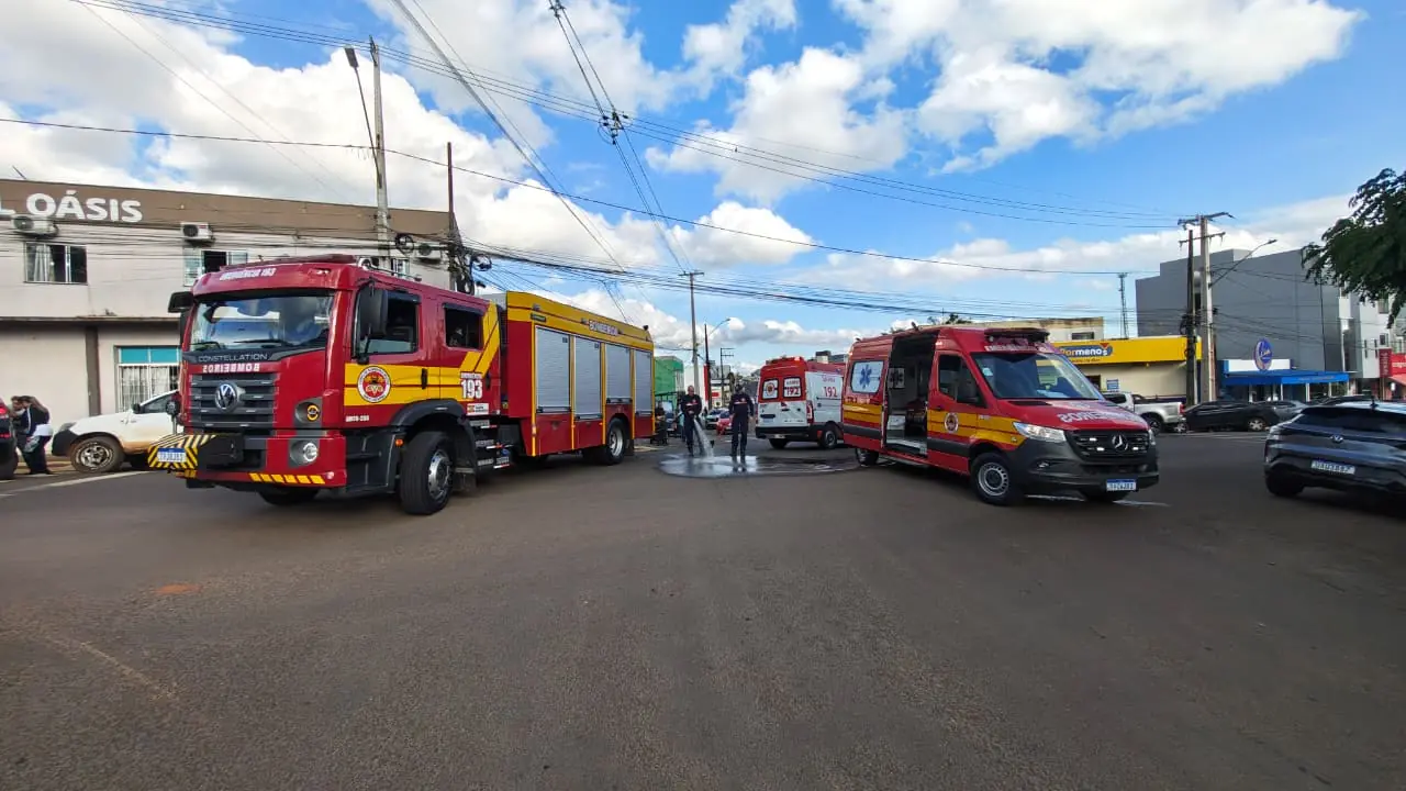 Idoso de 83 anos sofre fratura após triciclo elétrico ser atingido por carro