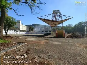 Obras de revitalização da Praça Engenheiro Daniel Olímpio da Rocha avançam no Centro de Herval d’Oeste