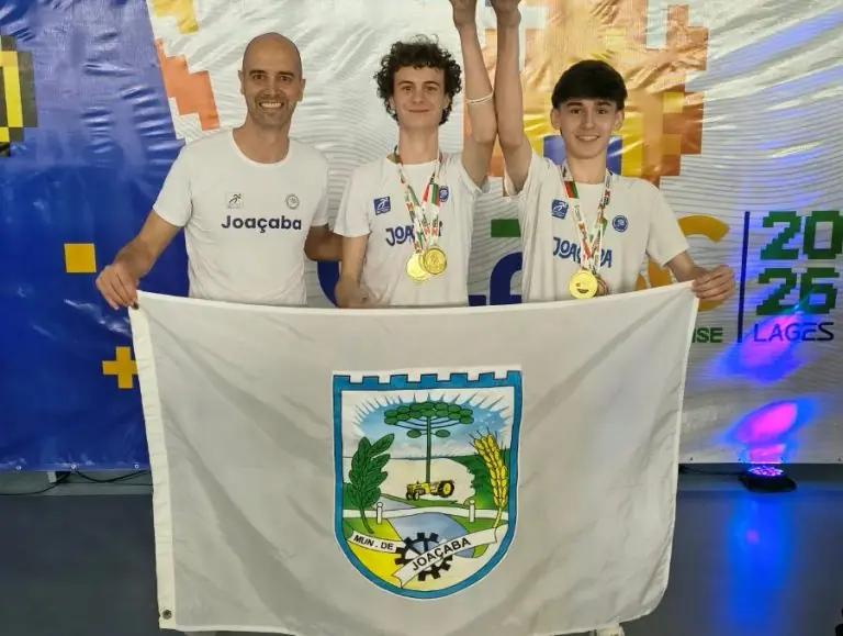 Joaçaba conquista o tricampeonato geral masculino de badminton na Olesc 2026