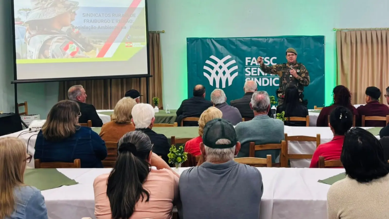 Polícia Militar Ambiental orienta produtores rurais sobre legislação e licenças em Fraiburgo
