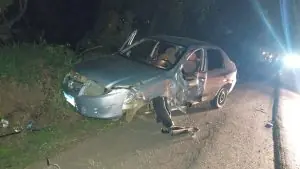 Colisão entre dois carros deixa mulher ferida na SC-355, em Videira